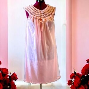 Adorna vintage nightgown, size M, lovely, no stains or damage, 1960’s / 1970’s